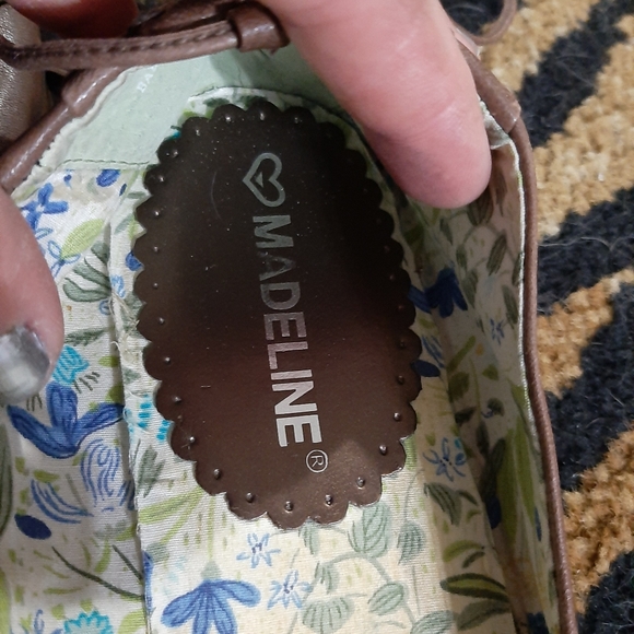 Flats - Picture 2 of 3